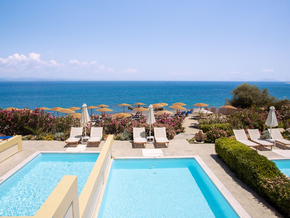 Grecotel LUX ME Kos — Swimming pool in Psalidi, South Aegean