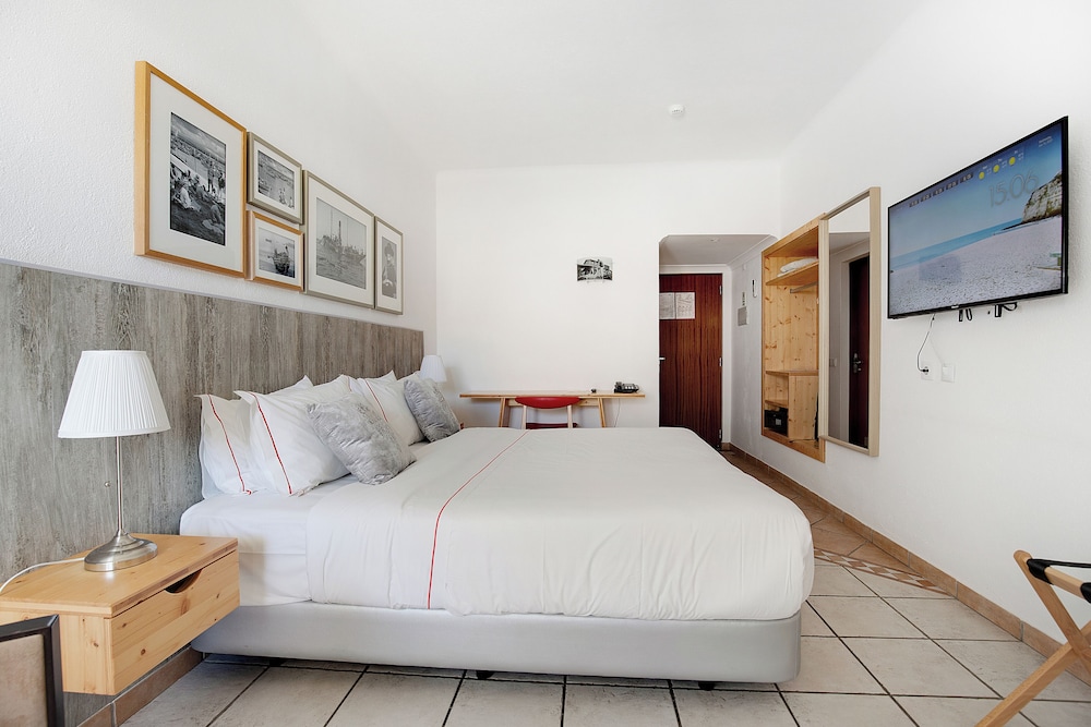 Hotel Carvoeiro Plaza — Hotel rooms in Carvoeiro, Faro