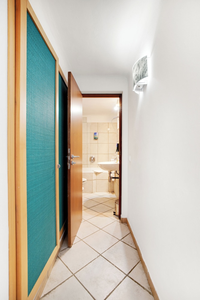 Hotel Carvoeiro Plaza — Hotel rooms in Carvoeiro, Faro