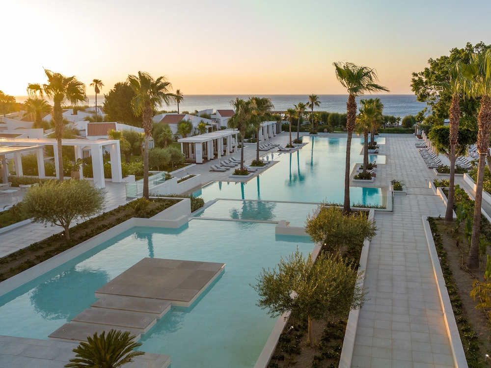 Grecotel LUX ME Dama Dama — Swimming pool in Faliraki, South Aegean