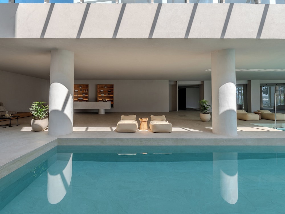 Grecotel LUX ME Dama Dama — Swimming pool in Faliraki, South Aegean