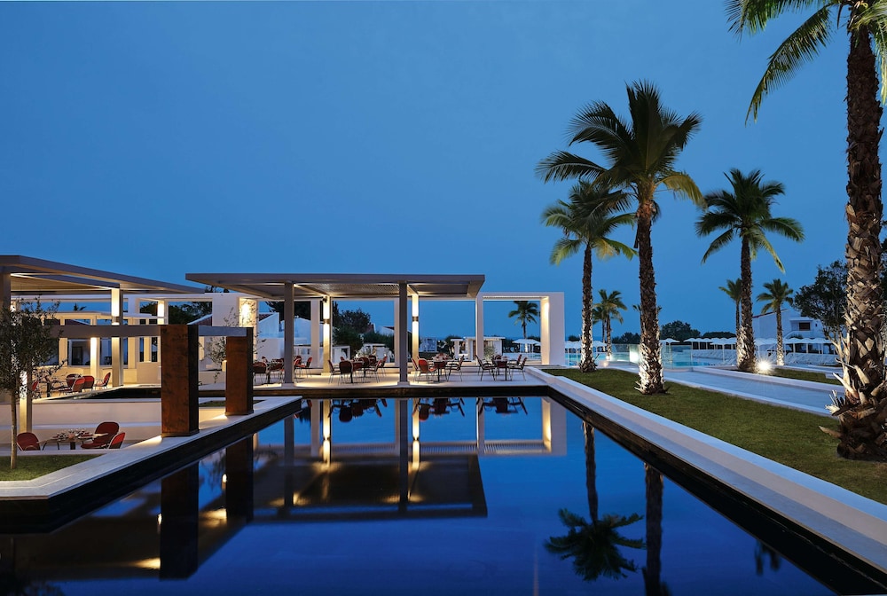 Grecotel LUX ME Dama Dama — Swimming pool in Faliraki, South Aegean