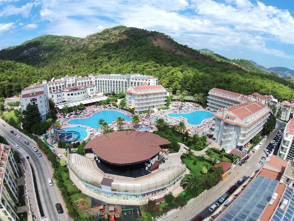 Green Nature Resort & Spa image