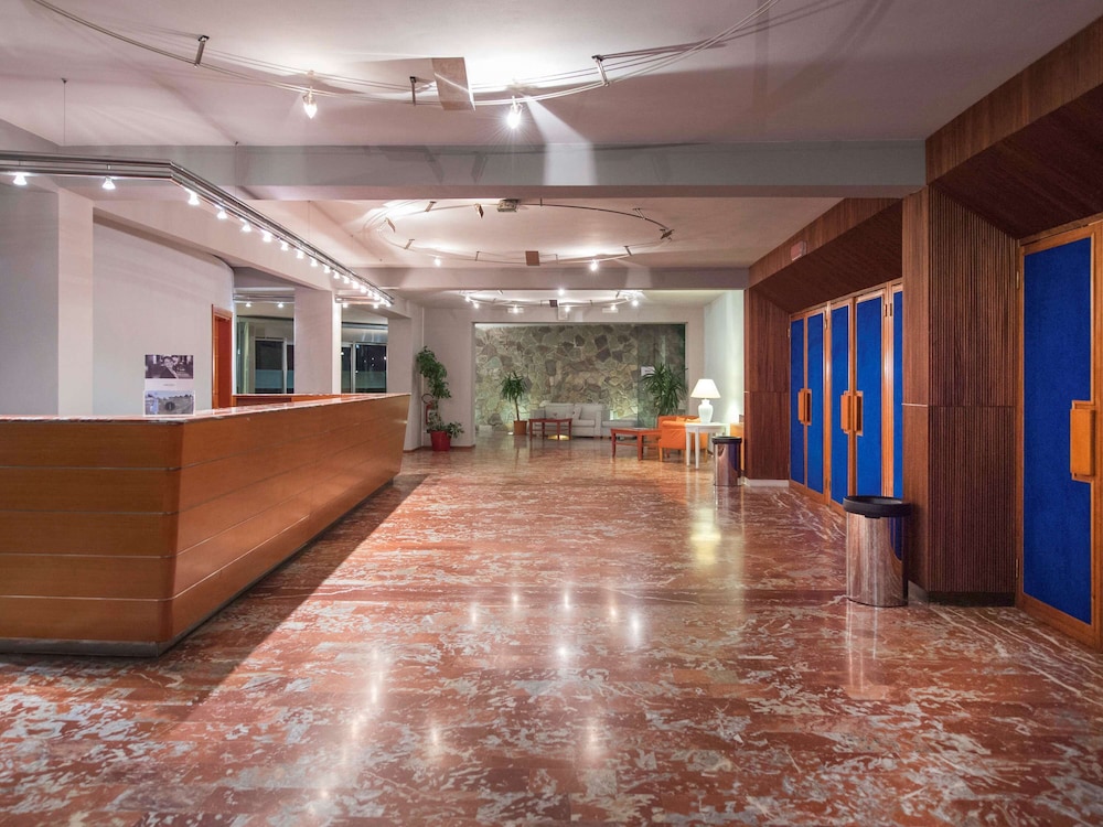 TH Tirrenia - Green Park Resort — Hotel building in Pisa, Tuscany