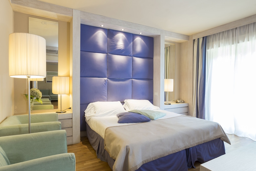 TH Tirrenia - Green Park Resort — Hotel rooms in Pisa, Tuscany