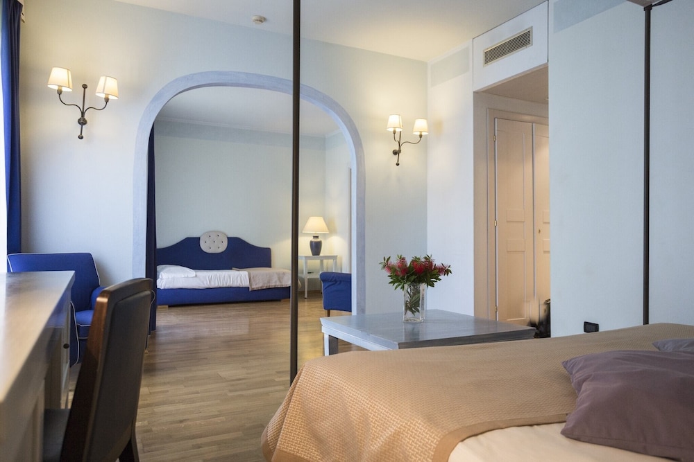 TH Tirrenia - Green Park Resort — Hotel rooms in Pisa, Tuscany