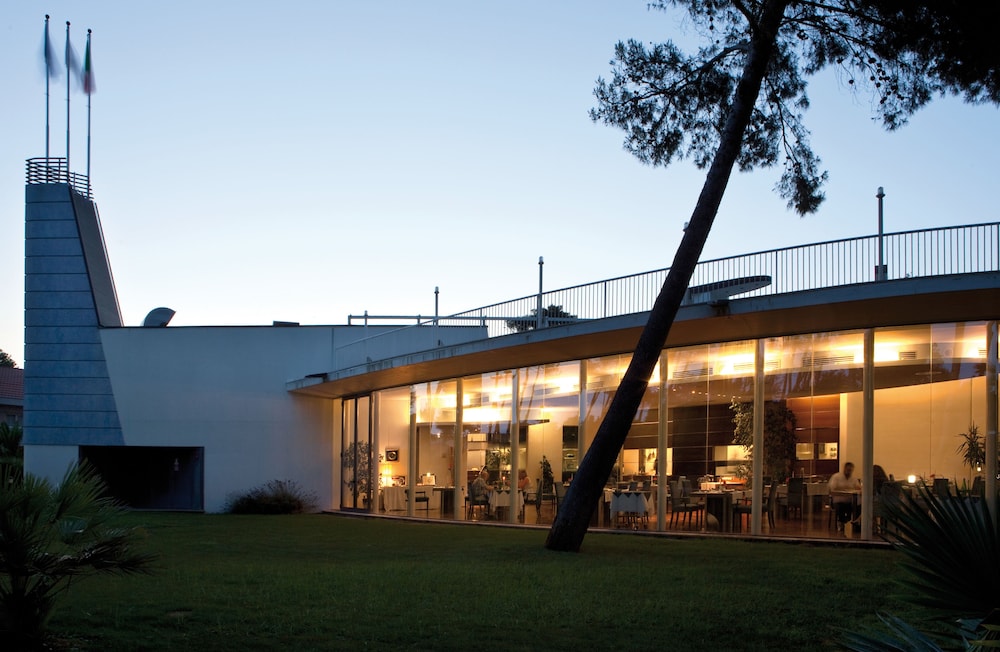 TH Tirrenia - Green Park Resort — Restaurant & bars in Pisa, Tuscany
