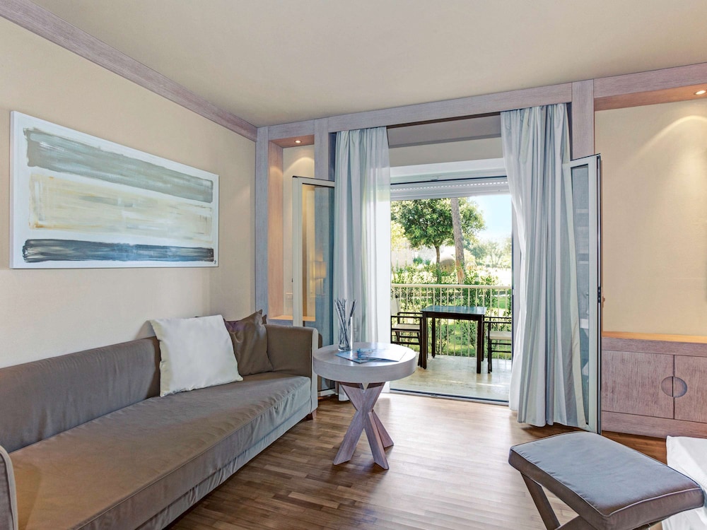 TH Tirrenia - Green Park Resort — Hotel rooms in Pisa, Tuscany