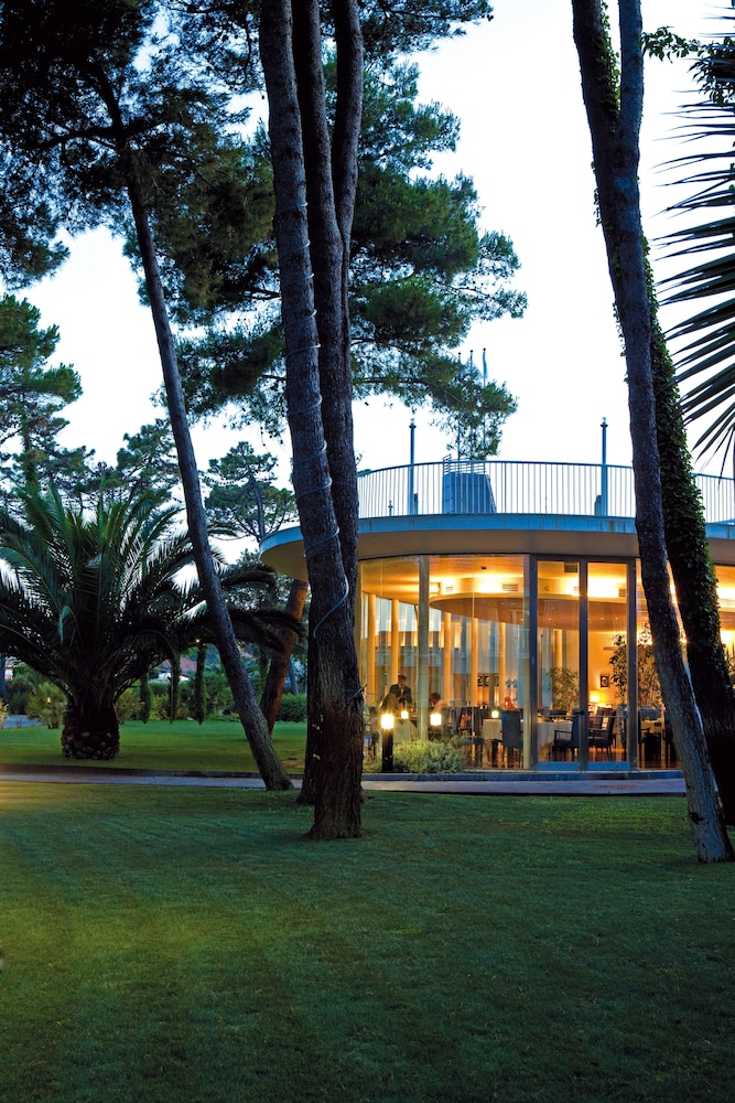 TH Tirrenia - Green Park Resort — Restaurant & bars in Pisa, Tuscany