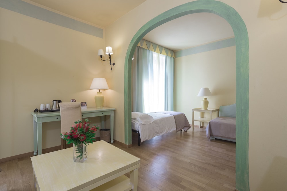 TH Tirrenia - Green Park Resort — Hotel rooms in Pisa, Tuscany