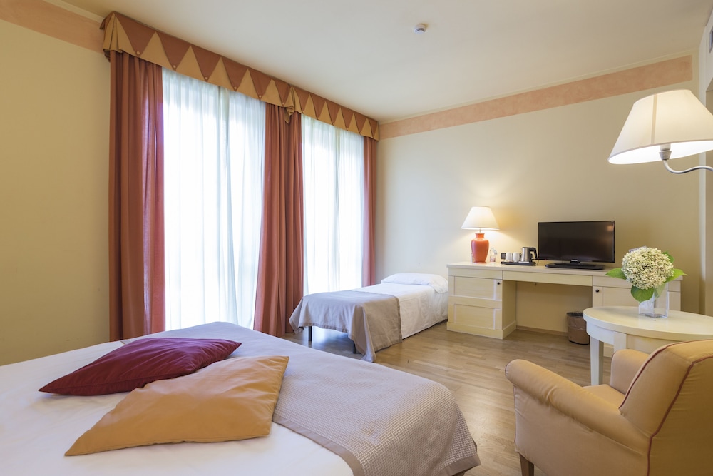 TH Tirrenia - Green Park Resort — Hotel rooms in Pisa, Tuscany
