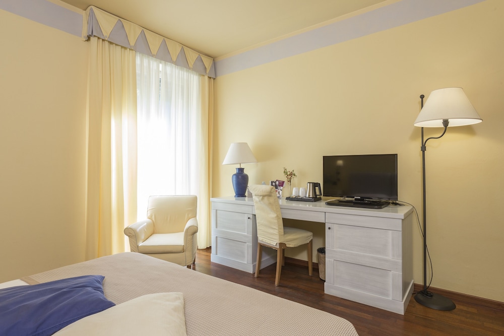 TH Tirrenia - Green Park Resort — Hotel rooms in Pisa, Tuscany