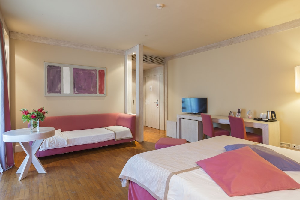 TH Tirrenia - Green Park Resort — Hotel rooms in Pisa, Tuscany