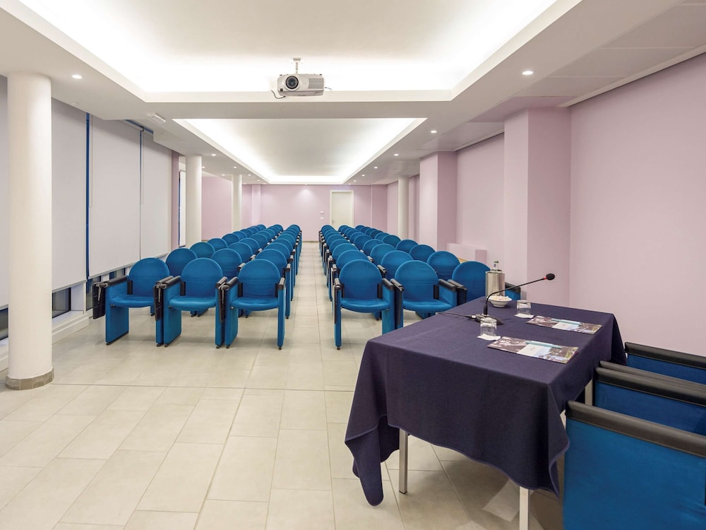 TH Tirrenia - Green Park Resort — Restaurant & bars in Pisa, Tuscany