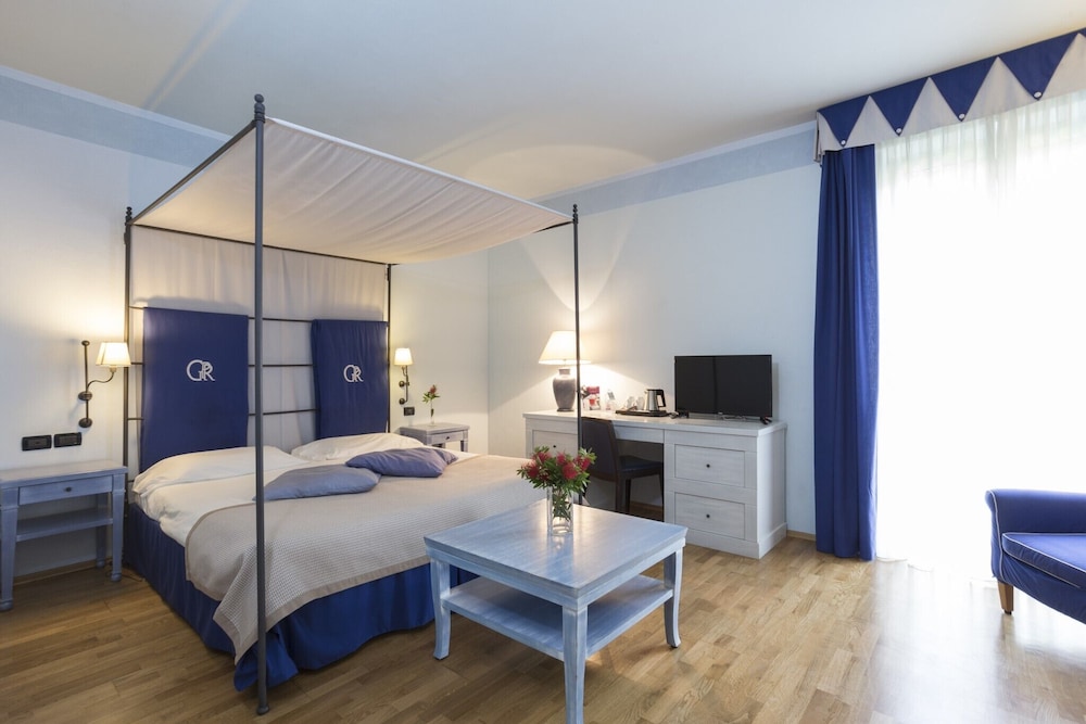 TH Tirrenia - Green Park Resort — Hotel rooms in Pisa, Tuscany