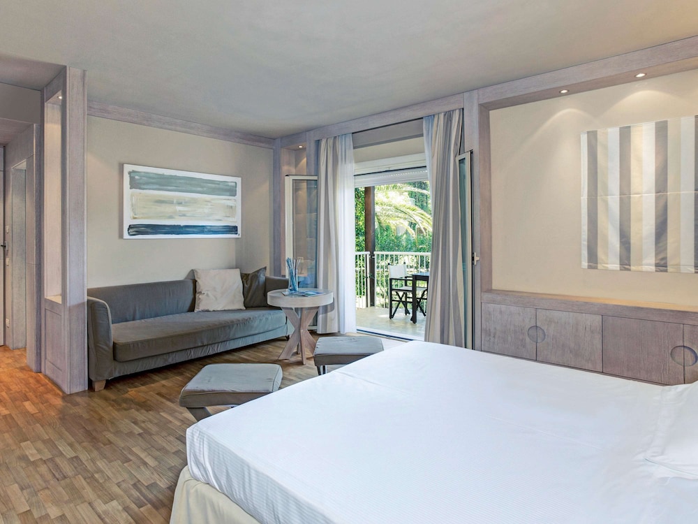 TH Tirrenia - Green Park Resort — Hotel rooms in Pisa, Tuscany