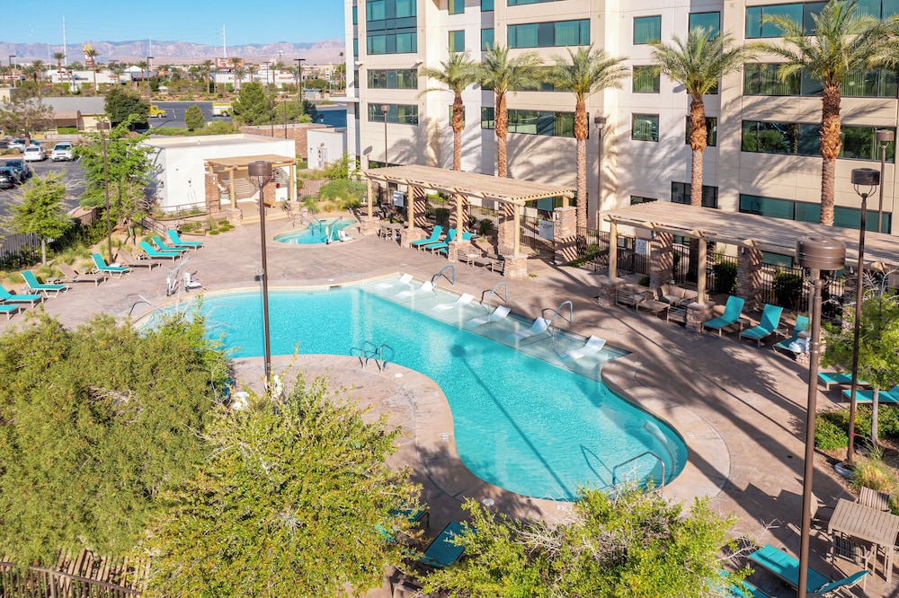 The Berkley Las Vegas — Swimming pool in Las Vegas, Nevada