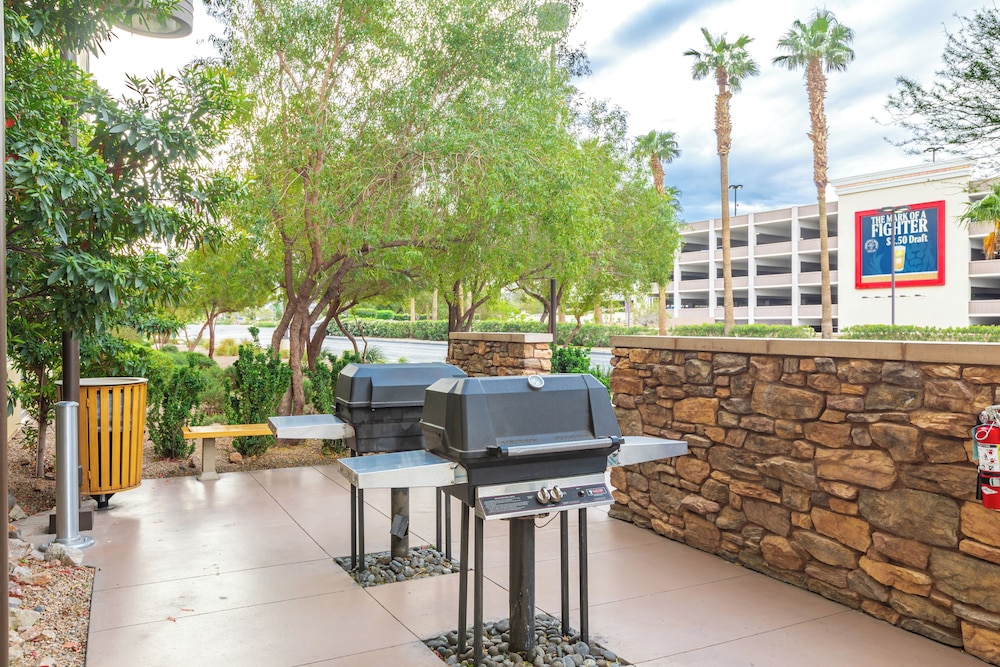 The Berkley Las Vegas — Restaurant & bars in Las Vegas, Nevada