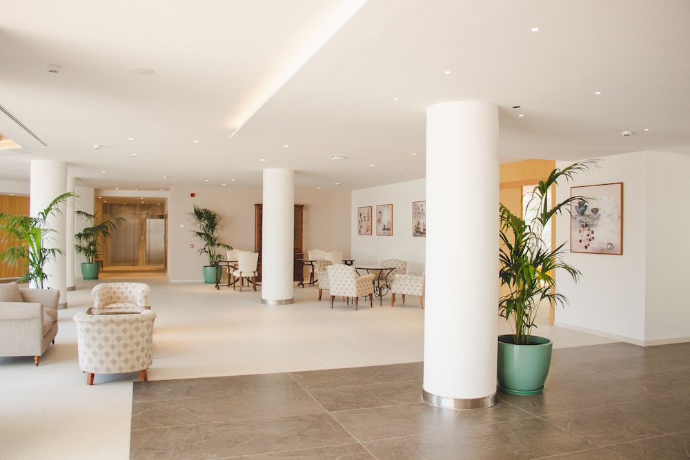 Hipotels Bahía Grande Aparthotel — Hotel building in Cala Millor, Balearic Islands