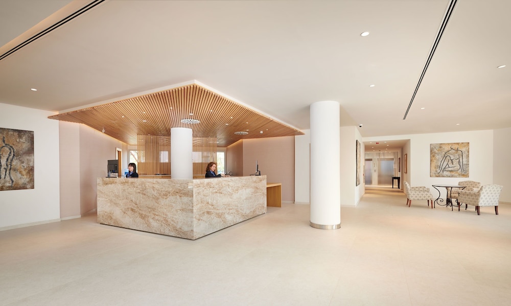Hipotels Bahía Grande Aparthotel — Hotel building in Cala Millor, Balearic Islands