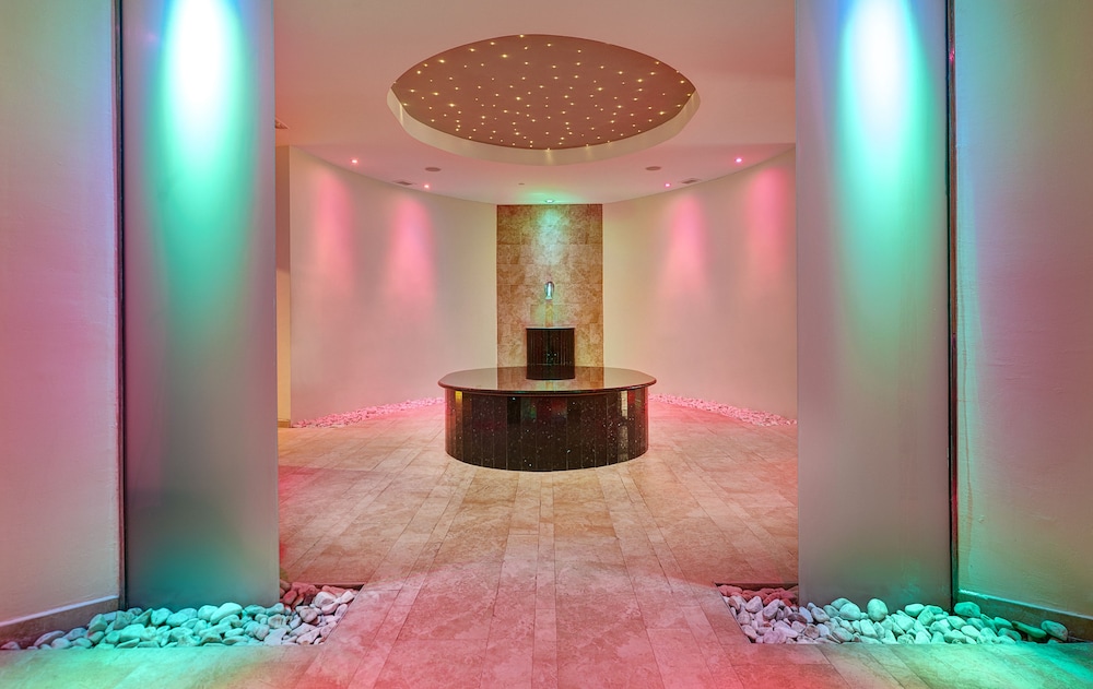 Hipotels Hipocampo Palace & Spa — Spa in Cala Millor, Balearic Islands
