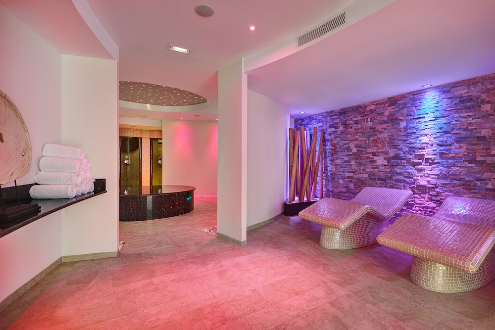 Hipotels Hipocampo Palace & Spa — Spa in Cala Millor, Balearic Islands