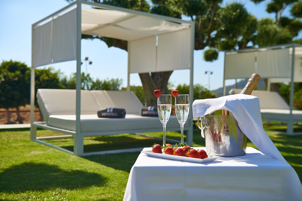 Hipotels Hipocampo Palace & Spa — Restaurant & bars in Cala Millor, Balearic Islands