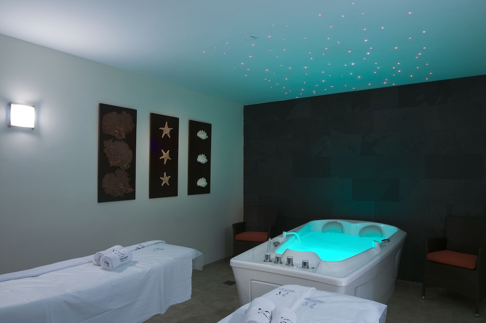 Hipotels Hipocampo Palace & Spa — Spa in Cala Millor, Balearic Islands