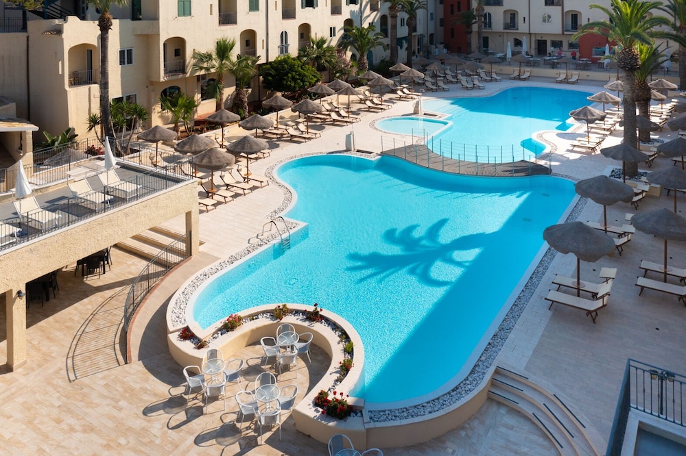 Hotel Hopps — Swimming pool in Mazara del Vallo, Sicily
