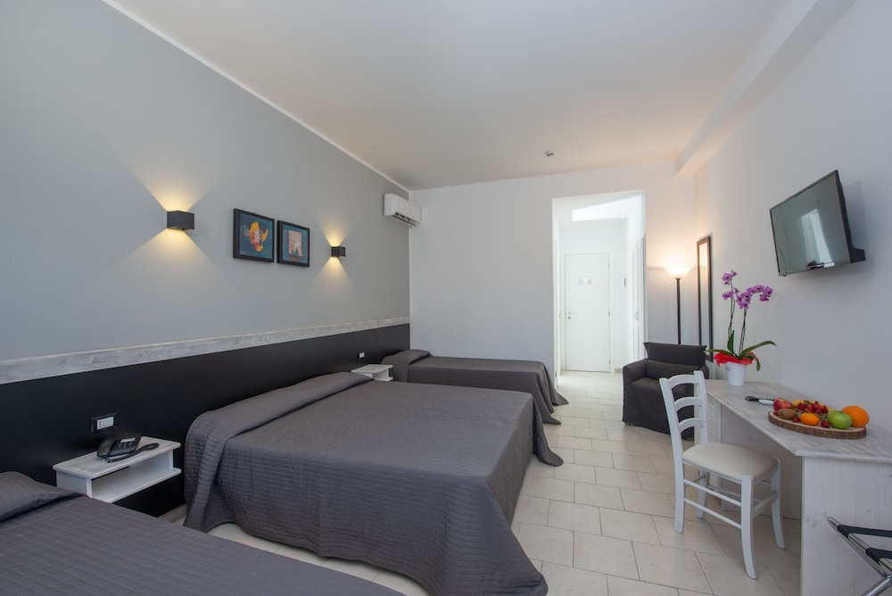 Hotel Hopps — Hotel rooms in Mazara del Vallo, Sicily