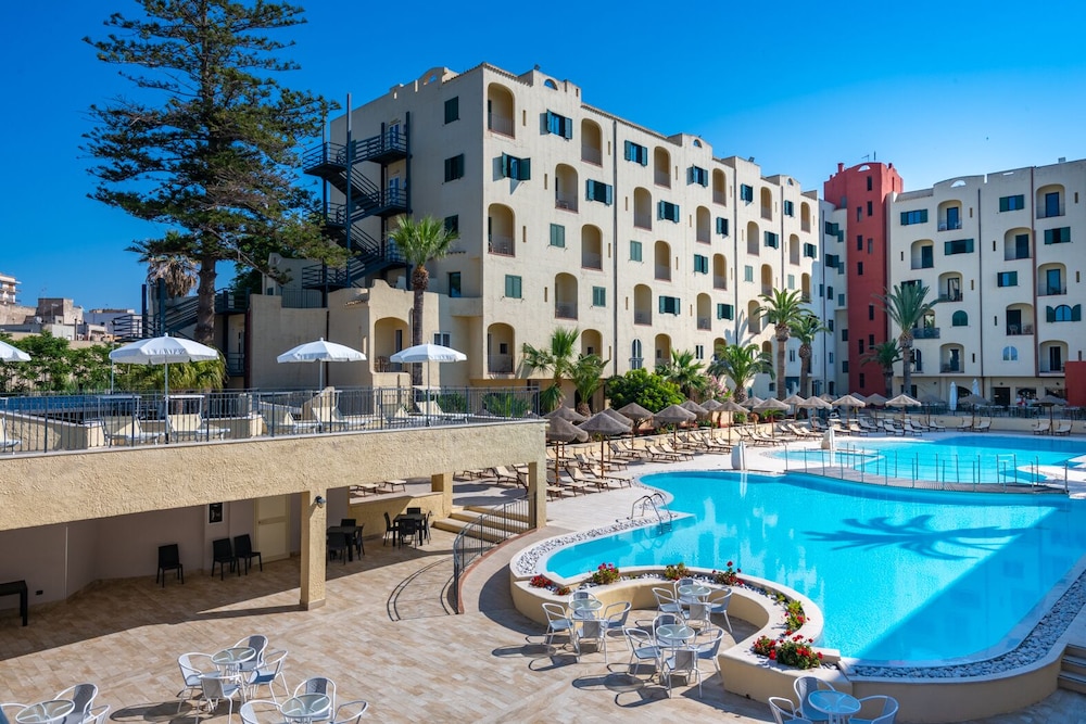 Hotel Hopps — Swimming pool in Mazara del Vallo, Sicily