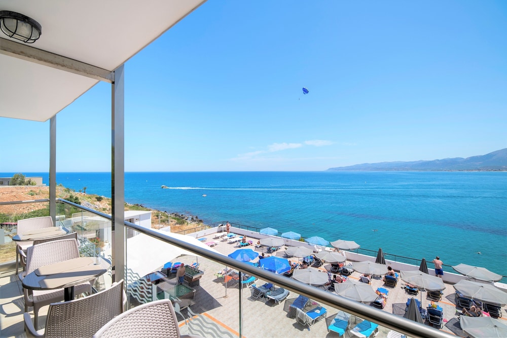 Horizon Beach Hotel — Beach in Stalida