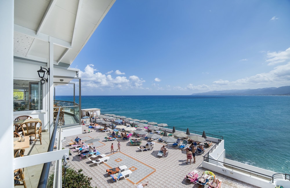 Horizon Beach Hotel — Beach in Stalida