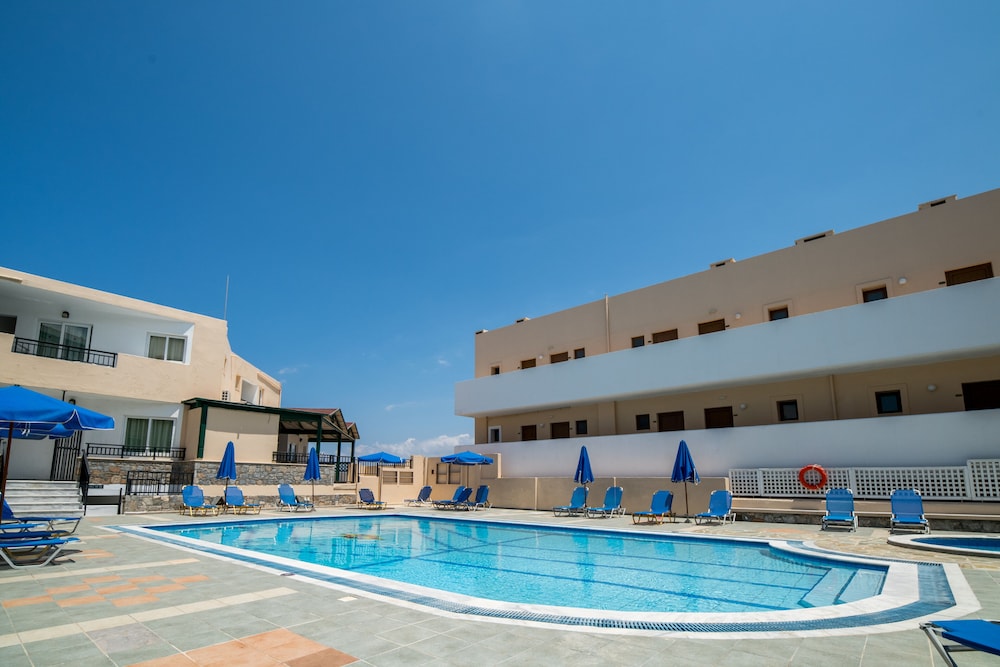 Horizon Beach Hotel — Swimming pool in Stalida
