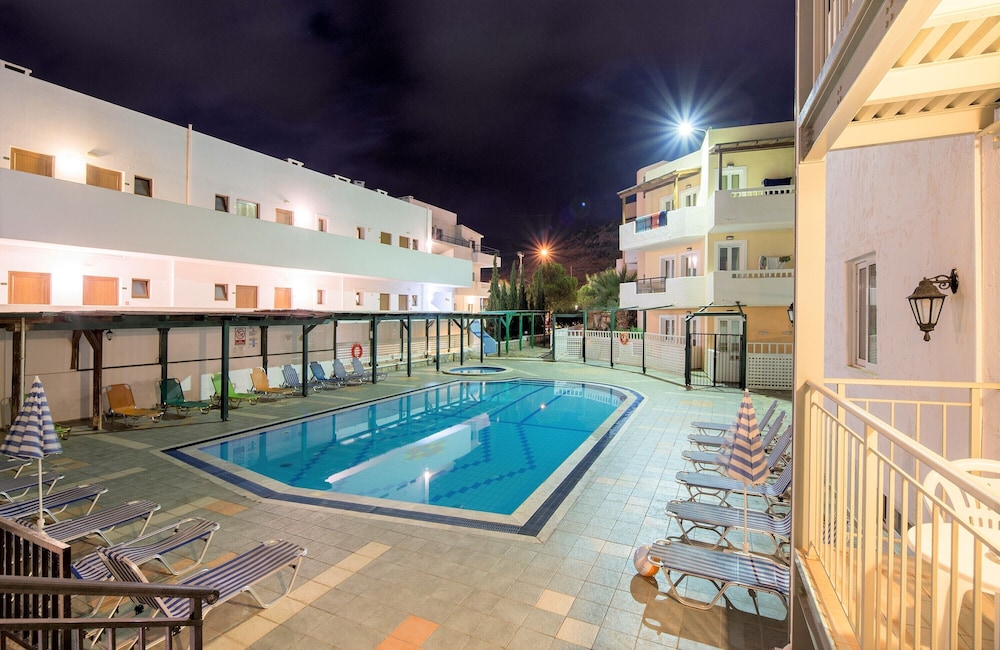 Horizon Beach Hotel — Swimming pool in Stalida