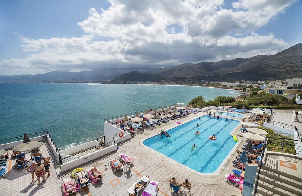 Horizon Beach Hotel — Swimming pool in Stalida