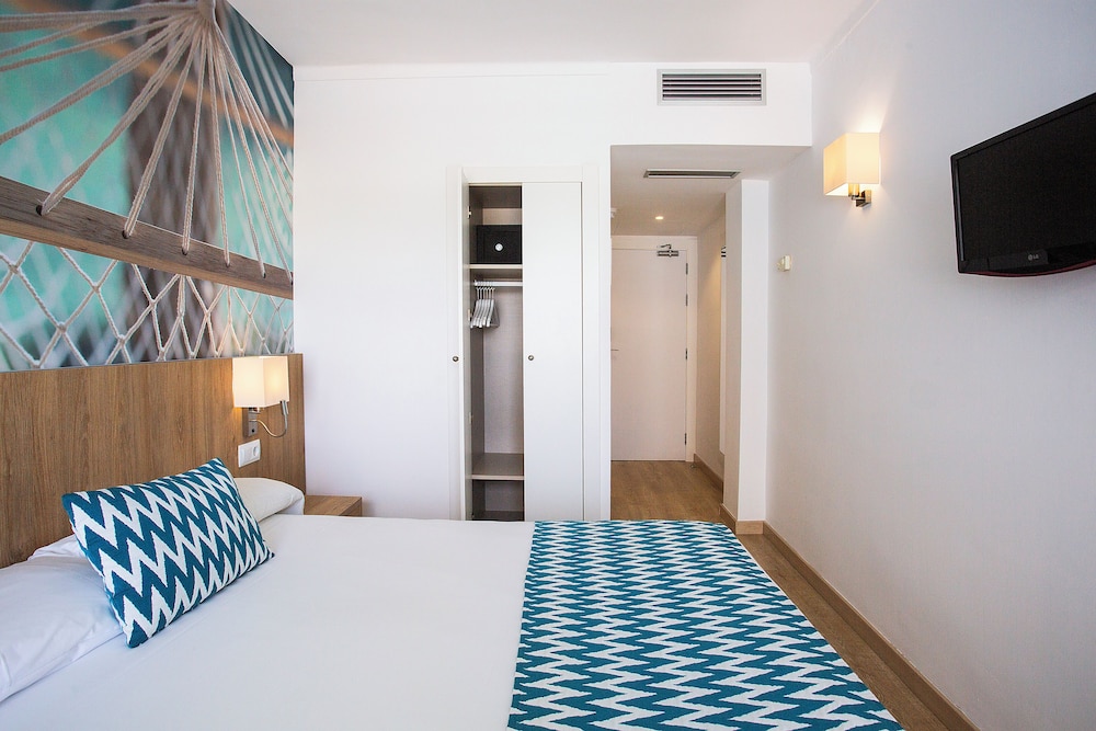 BQ Sarah Hotel - Adults Only — Hotel rooms in Can Picafort, Balearic Islands