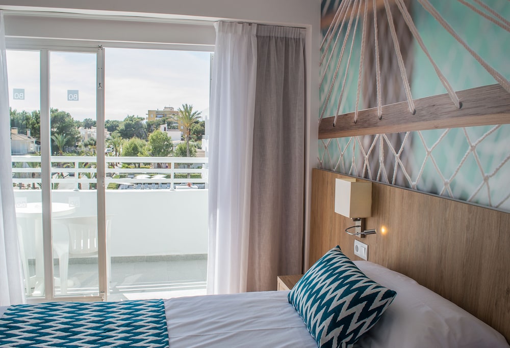 BQ Sarah Hotel - Adults Only — Hotel rooms in Can Picafort, Balearic Islands