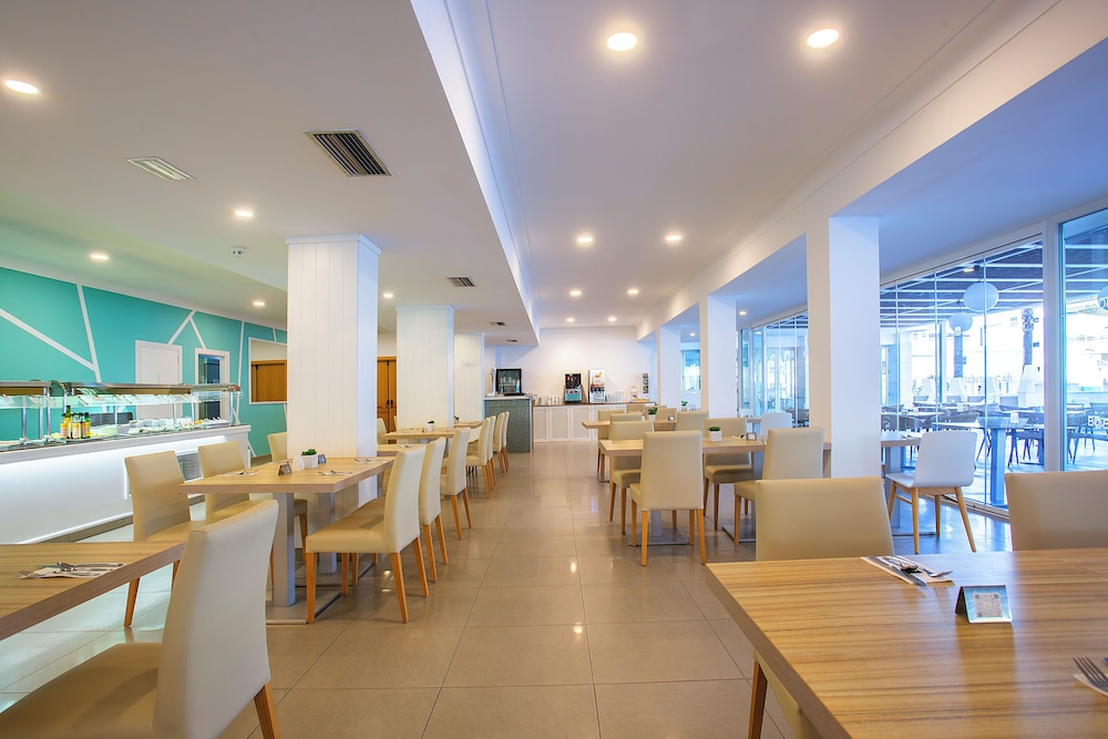 BQ Sarah Hotel - Adults Only — Restaurant & bars in Can Picafort, Balearic Islands