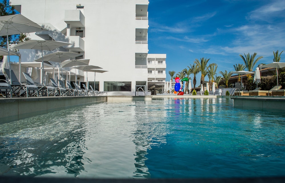 BQ Sarah Hotel - Adults Only — Swimming pool in Can Picafort, Balearic Islands