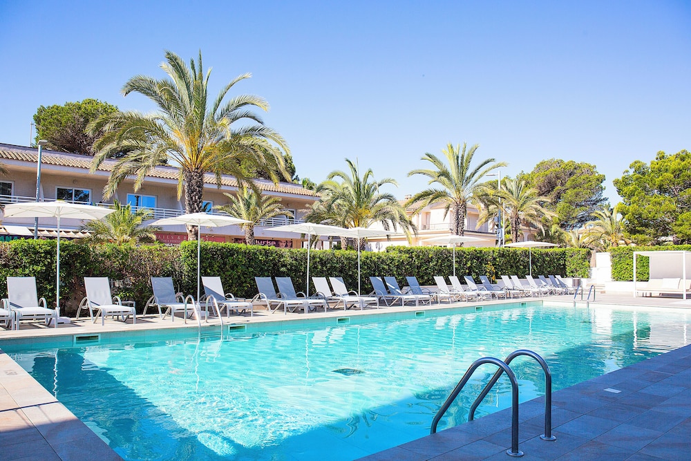 BQ Sarah Hotel - Adults Only — Swimming pool in Can Picafort, Balearic Islands