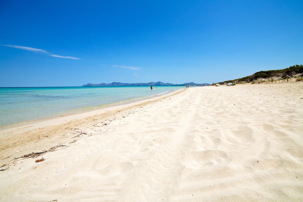 BQ Sarah Hotel - Adults Only — Beach in Can Picafort, Balearic Islands
