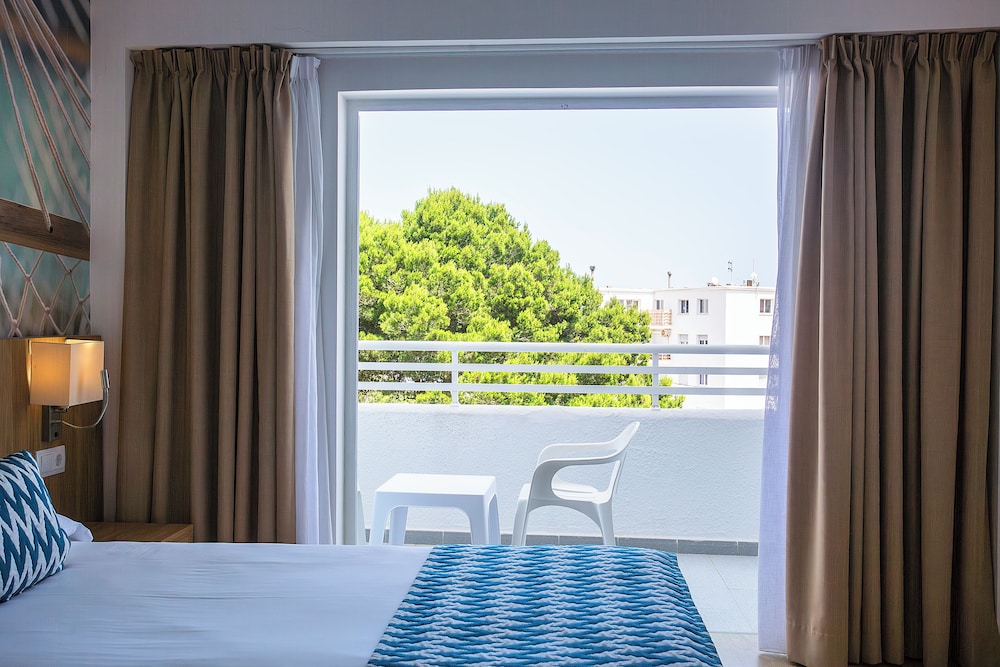 BQ Sarah Hotel - Adults Only — Hotel rooms in Can Picafort, Balearic Islands