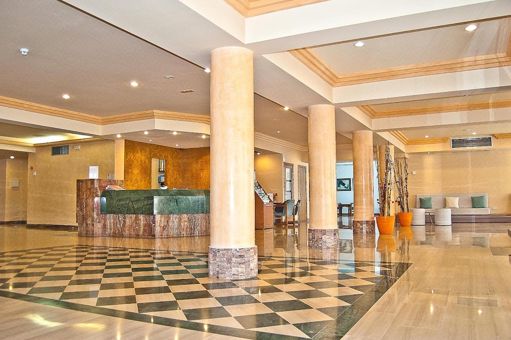 BQ Sarah Hotel - Adults Only — Hotel building in Can Picafort, Balearic Islands