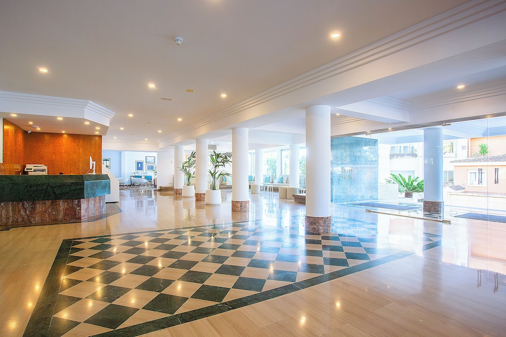 BQ Sarah Hotel - Adults Only — Hotel building in Can Picafort, Balearic Islands