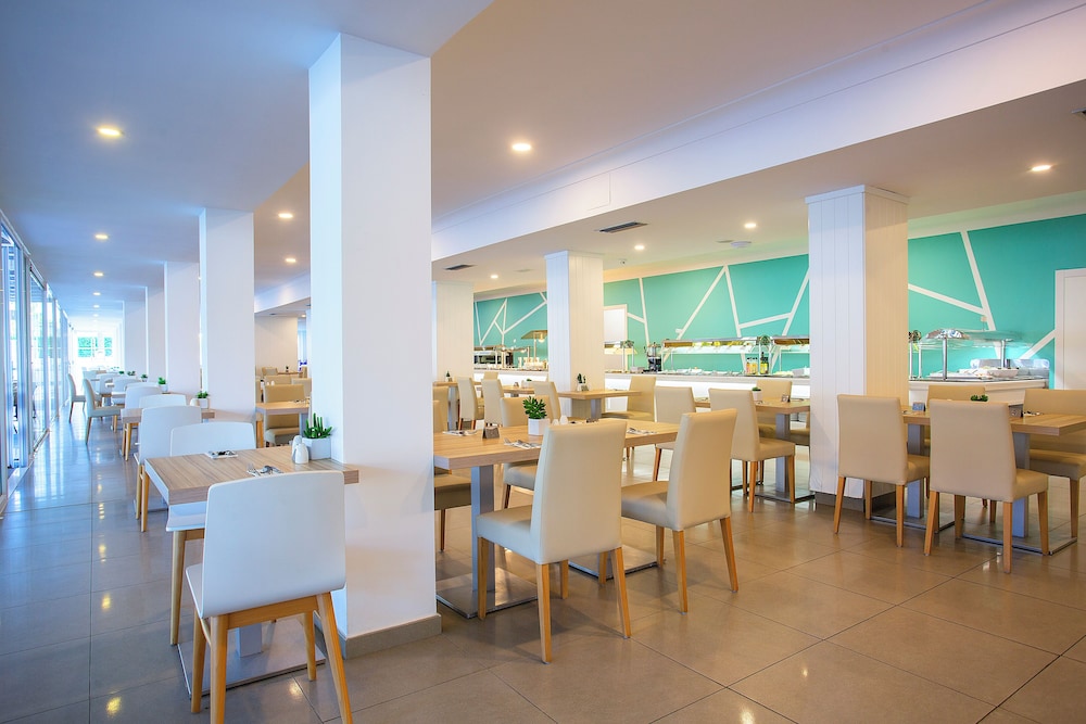 BQ Sarah Hotel - Adults Only — Restaurant & bars in Can Picafort, Balearic Islands
