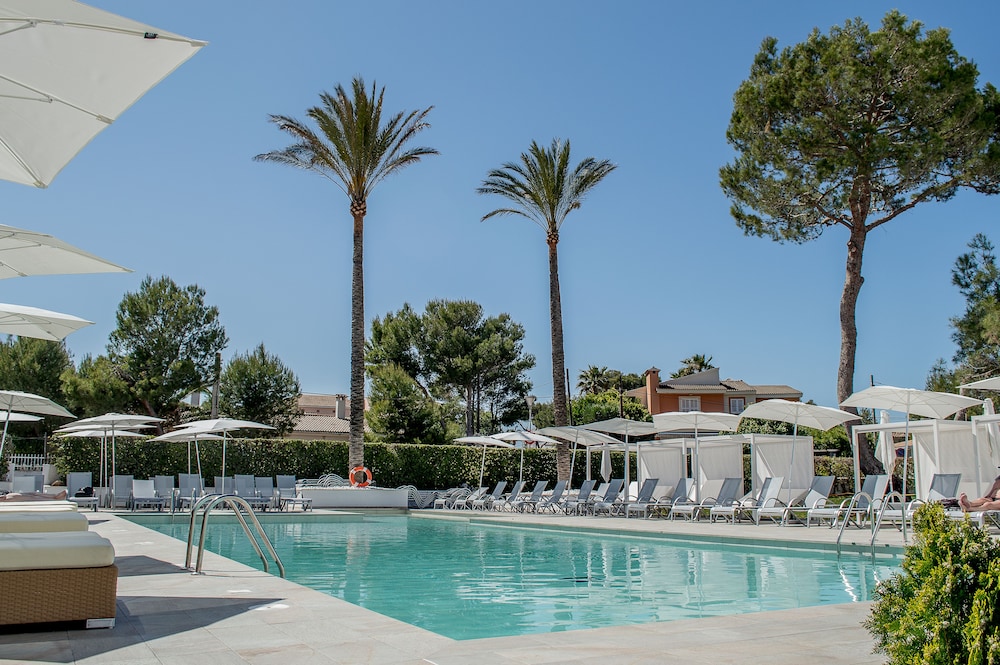 BQ Sarah Hotel - Adults Only — Swimming pool in Can Picafort, Balearic Islands