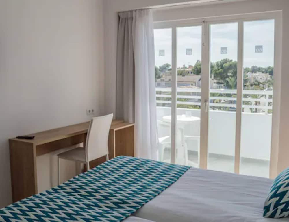 BQ Sarah Hotel - Adults Only — Hotel rooms in Can Picafort, Balearic Islands