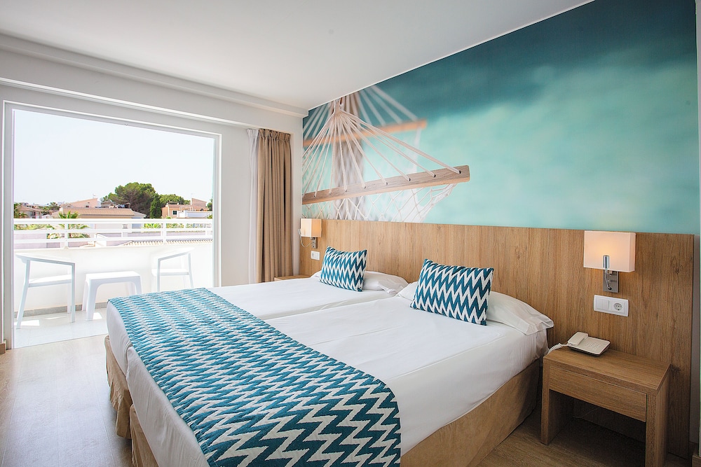 BQ Sarah Hotel - Adults Only — Hotel rooms in Can Picafort, Balearic Islands