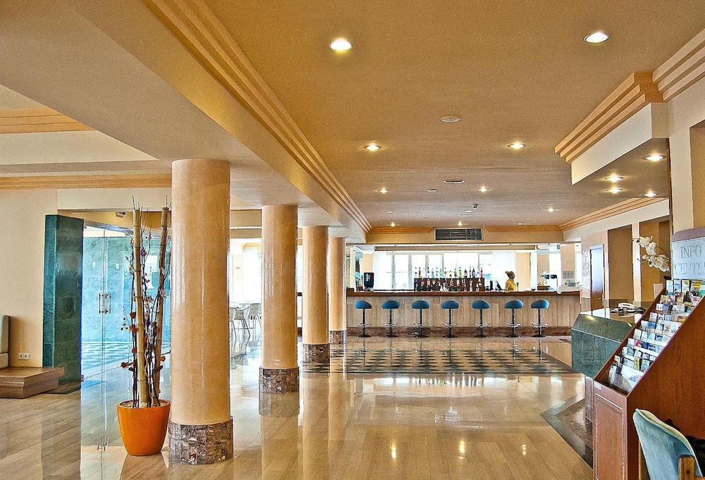 BQ Sarah Hotel - Adults Only — Restaurant & bars in Can Picafort, Balearic Islands